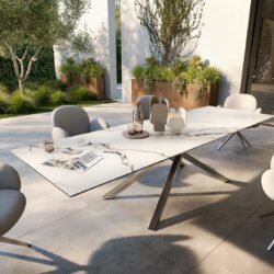 Outdoortisch Edge 300x100 cm Keramik Calacatta Luxe Weiß-Gold-Grau Kreuzgestell Rechteck Edelstahl